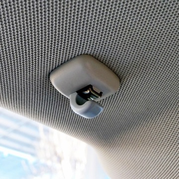 КРЮК-ДЕРЖАТЕЛЬ КРЮЧОК ДЛЯ СОЛНЦЕЗАЩИТНОГО КОЗЫРЕКА AUDI A1 A3 A4 A5 Q3 Q5 TT EXEO