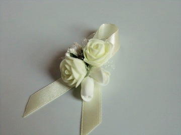 K 15 E * Kotylion bukiecik na rękę ślub studniówka