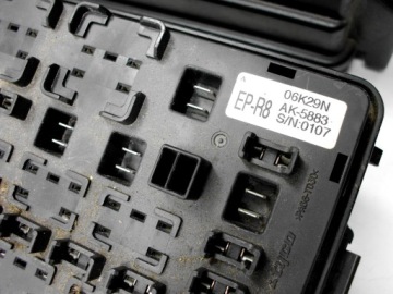 БЛОК ПРЕДОХРАНИТЕЛЕЙ SSANGYONG KYRON 2.0XDI РАЗНЫЕ