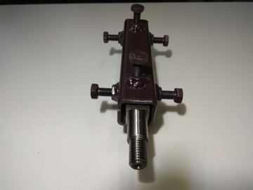 Uchwyt, koszyk trzpieni rolek do traka taśmowego