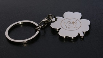 Брелок «Счастливый клевер» с выгравированной вашей надписью