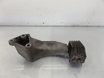A CLASA W 169 2,0CDI UCHYCENÍ MOTORU LEVÝ PŘEDNÍ