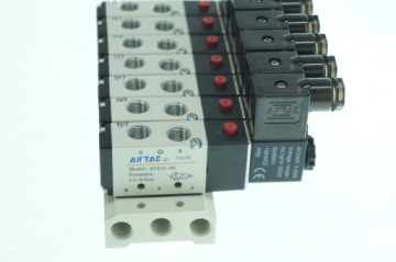 7-клапанный остров, электромагнитный клапан AIRTAC 5/2-1/4-230В