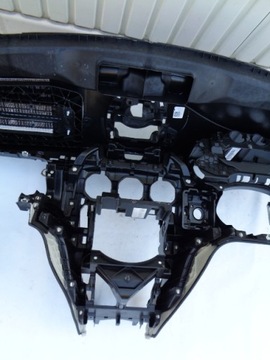 Панель приборов Mercedes C-class W205