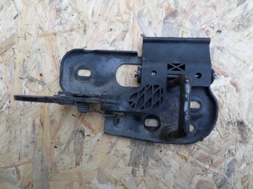 Zamek rygiel zaczep maski VW Touran Caddy