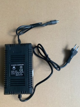 ЗАРЯДНОЕ УСТРОЙСТВО ДЛЯ СКУТЕРА ВЕЛОСИПЕДА 36В 1,5А