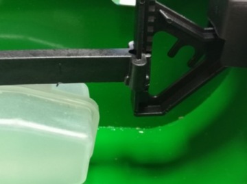 Чаша-поилка с поплавковым клапаном