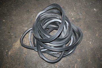 34 MERCEDES W212 E KLASA USZCZELKA DRZWI PRZÓD