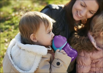 AVENT СЕРЕБРЯНАЯ КРУЖКА С ИЗОГНУТОЙ СОЛОМОЧНОЙ БУТЫЛКОЙ 200мл 9м+