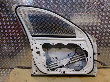 BMW 5 G30 DVEŘE PŘEDNÍ PRAVÉ LEVÉ BÍLÉ 300