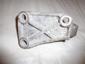 КРЕПЛЕНИЕ ВЕТРОВОГО ВАЛА 8200286041