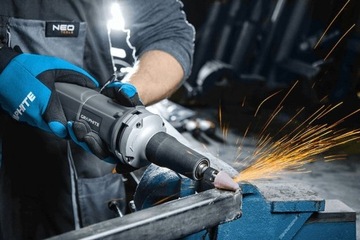 ГРАФИТОВАЯ ПРЯМОШЛИФНИЦА 710W 59G071