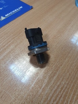 BOSCH 0 281 006 191 Датчик, давление топлива