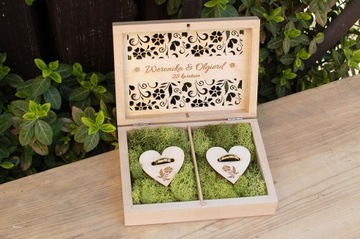 Шкатулка для обручальных колец с индивидуальной гравировкой из мха