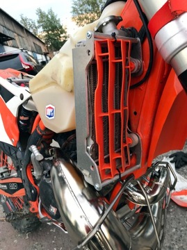 Усилители радиатора Крышки KTM HSQ Husaberg 08-16