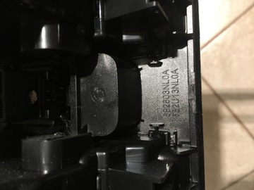 NISSAN LEAF ramka panelu awaryjnych nawiew kratki