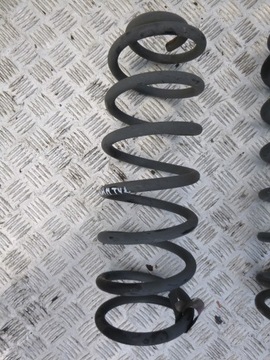 Sprężyna Zawieszenia Tylna Dodge Ram IV 2011