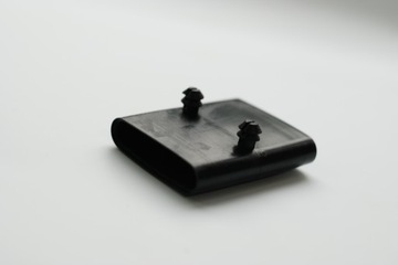 Средняя ручка из эластичной полоски (6).