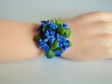 PR 12 J* Бутоньерка на выпускной