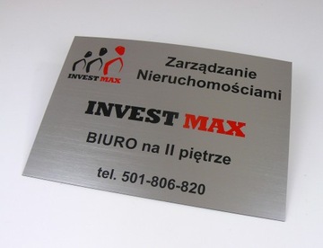 Информационный стенд компании А4 с логотипом из ламината