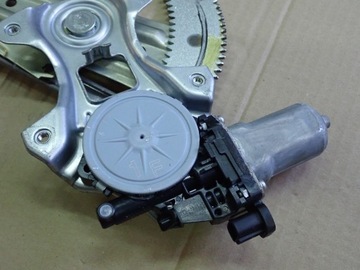 SUBARU JE 07- ZVEDÁK OKNO PŘEDNÍ LEVÝ