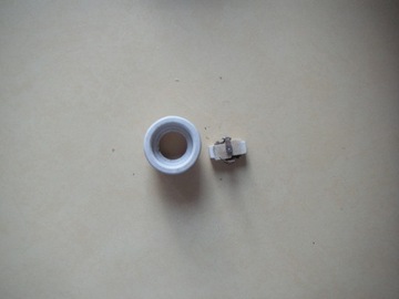 Фарфоровый светильник 220В для лампочки с резьбой Е27.