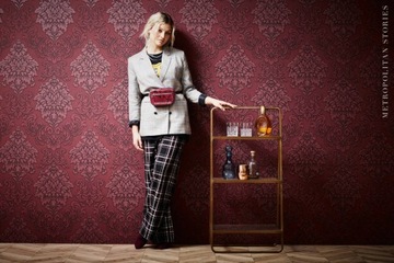 МОЮЩИЕСЯ ОРНАМЕНТЫ ГЛАМУРНЫЕ ГОЛУБЫЕ ОБОИ С БЛЕСКАМИ