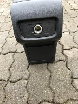 SHARAN 7N TUNEL PODŁOKIETNIK PRZETWORNICA 230V