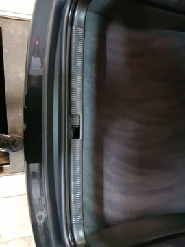 AUDI A3 8L WERSJA 4DRZWI LISTWA ZAKONCZENIE BAGAZ
