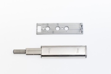 МЕБЕЛЬНЫЙ ОТДЕЛИТЕЛЬ ДЛЯ ФАСАДОВ С РЕЗИНОВЫМ НАКОНЕЧНИКОМ НА TITUS PUSH TO OPEN + PLATE