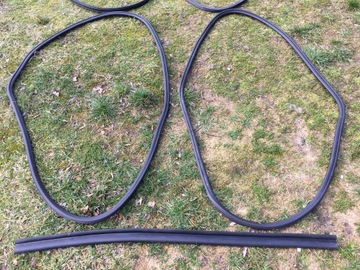 УПЛОТНИТЕЛИ ДВЕРЕЙ PORSCHE MACAN