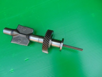 Балансировочный вал масляного насоса 2.0TDI BKD BLB BPW BRE