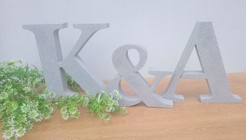 Инициалы Буквы для свадебного стола жениха и невесты в разных цветах.