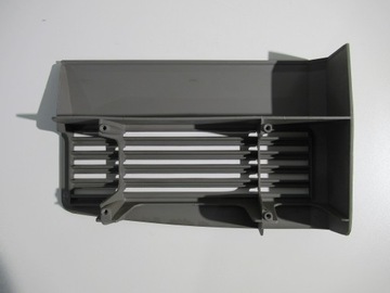 MŘÍŽKA ZADNÍ ČALOUNĚNI BOKU VW T4