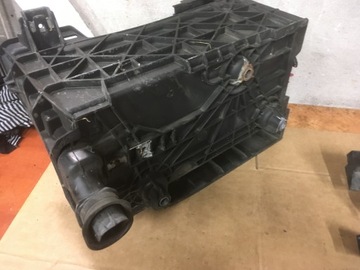 OBUDOWA PODSTAWA AKUMULATORA LAGUNA III