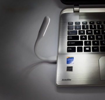 ПРОЧНАЯ СИЛИКОНОВАЯ USB-ЛАМПА ДЛЯ НОУТБУКА 6 LED K