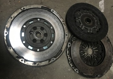VW T5 2.0 TDI KOŁO DWUMASOWE 03L105266AS