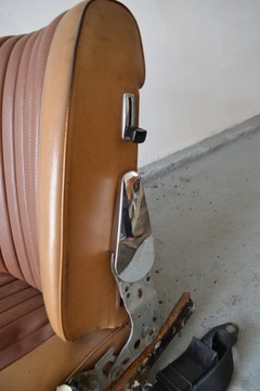 Mercedes R107 SL Передние сиденья без подголовников