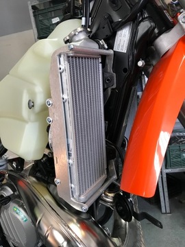 ALUMINIOWE OSŁONY CHŁODNIC WENTYLATOR KTM HUSQVARNA 2T 4T 2020-2023 ARTAFON