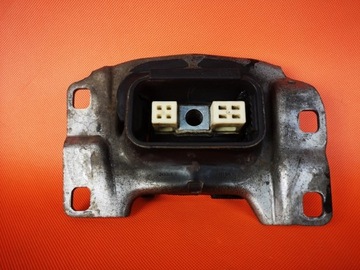 Volvo V40 D2 1.6 Опора на лапу Подушка двигателя