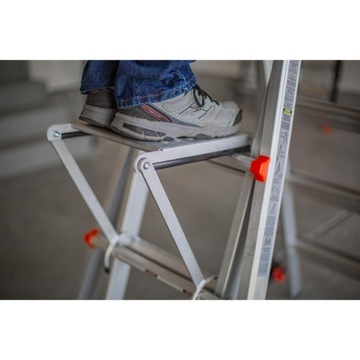 Маленькая гигантская ступенька-полка Altrex для лестниц