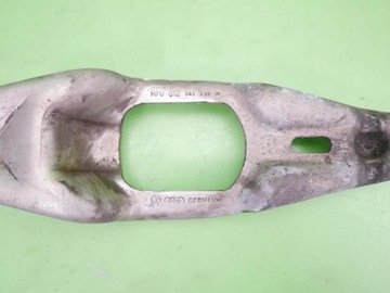 РЫЧАГ ВИЛКИ СЦЕПЛЕНИЯ AUDI 80 B3 2.0 8V 86-91