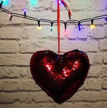 Подарок-сердце на День святого Валентина с пайетками