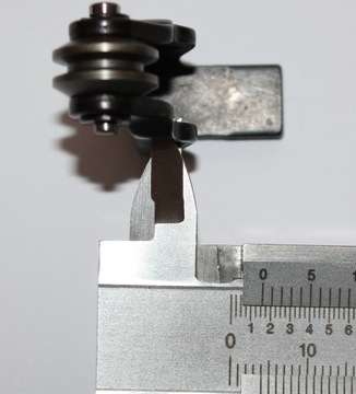 НАПРАВЛЯЮЩИЙ РОЛИК BOSCH РЫЧАГ ДЛЯ ЛОБЗОЖА GST 75