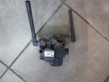 Zawór hamulcowy MERCEDES ATEGO 2528 K038438