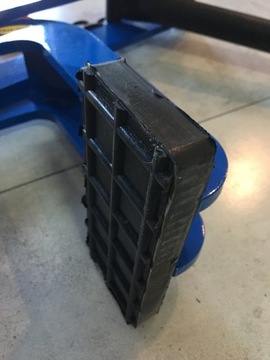 Универсальный захват для тротуарной плитки CHU с бордюрами MIMAL