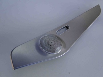 MERCEDES C CLASS W205 ХРОМИРОВАННАЯ ПОЛОСКА В ПРАВОЙ ДВЕРИ