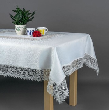 Obrus Krem jasny z gipurą 110x160 plamoodporny