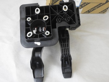 Датчик педали тормоза и сцепления Fiat 500 07-10