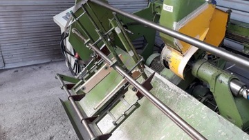 Токарный автомат, шлифовальный станок, питатель на 1500 элементов.